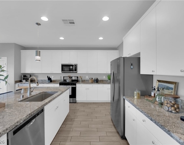 3032 Cipro Avenue - Photo Thumbnail 10
