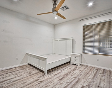 7109 Via Campanile Avenue - Photo Thumbnail 21