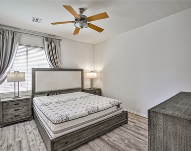 7109 Via Campanile Avenue - Photo Thumbnail 29