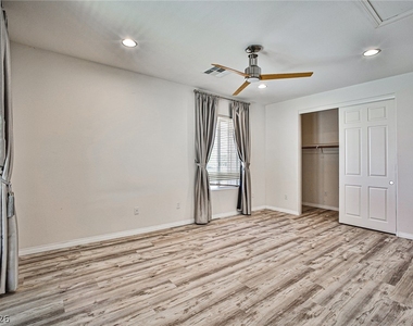 7109 Via Campanile Avenue - Photo Thumbnail 25