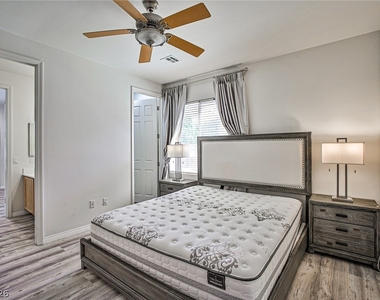 7109 Via Campanile Avenue - Photo Thumbnail 30