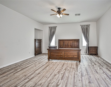 7109 Via Campanile Avenue - Photo Thumbnail 34