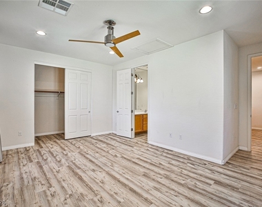 7109 Via Campanile Avenue - Photo Thumbnail 27