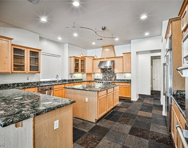 7109 Via Campanile Avenue - Photo Thumbnail 14