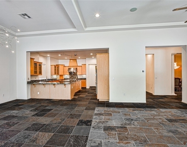 7109 Via Campanile Avenue - Photo Thumbnail 13