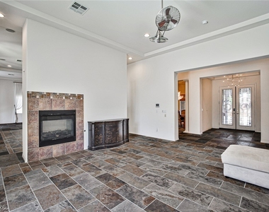 7109 Via Campanile Avenue - Photo Thumbnail 10