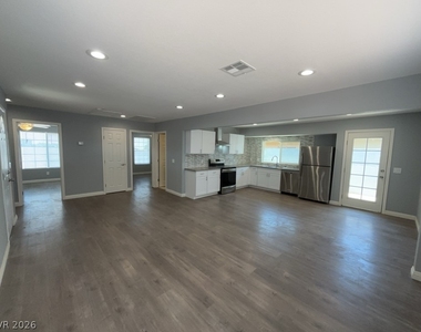 6 Brown Street - Photo Thumbnail 1