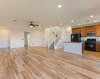 11204 Robin Park Avenue - Photo Thumbnail 4