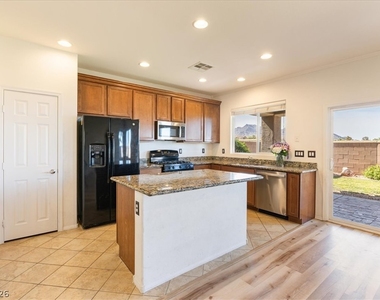 11204 Robin Park Avenue - Photo Thumbnail 3