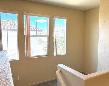 1013 Shades End Avenue - Photo Thumbnail 15