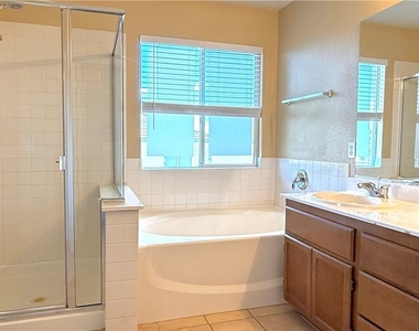 1013 Shades End Avenue - Photo Thumbnail 28