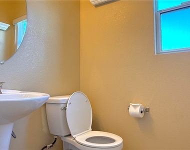 1013 Shades End Avenue - Photo Thumbnail 5