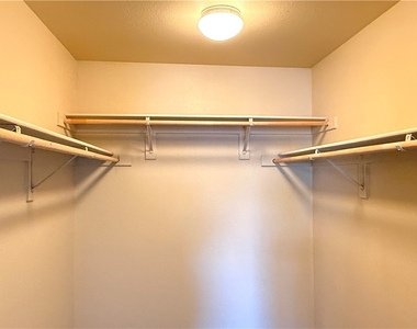 1013 Shades End Avenue - Photo Thumbnail 24