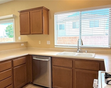 1013 Shades End Avenue - Photo Thumbnail 14