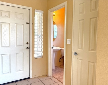 1013 Shades End Avenue - Photo Thumbnail 4