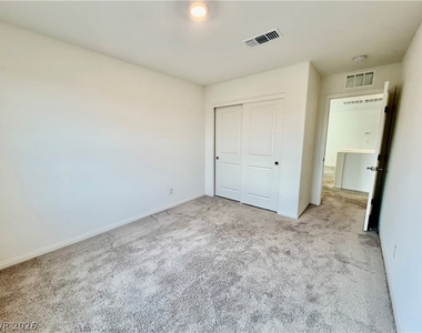 10828 Montana Blanca Avenue - Photo Thumbnail 12