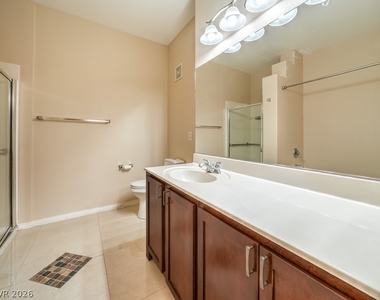 2291 W Horizon Ridge Parkway - Photo Thumbnail 16
