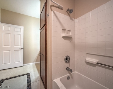 2291 W Horizon Ridge Parkway - Photo Thumbnail 24
