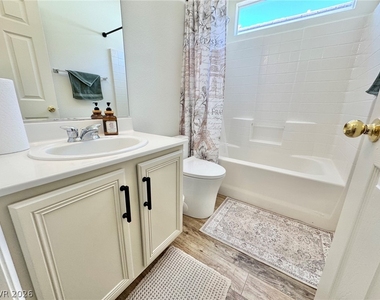 8852 Winter Sky Avenue - Photo Thumbnail 9