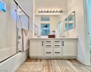 8852 Winter Sky Avenue - Photo Thumbnail 18