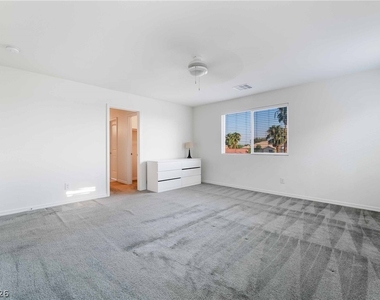 6462 Estrella Hills Avenue - Photo Thumbnail 16