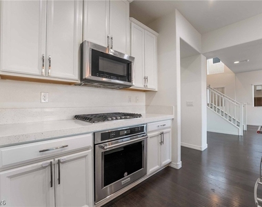 6462 Estrella Hills Avenue - Photo Thumbnail 9