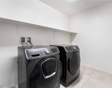 6462 Estrella Hills Avenue - Photo Thumbnail 28