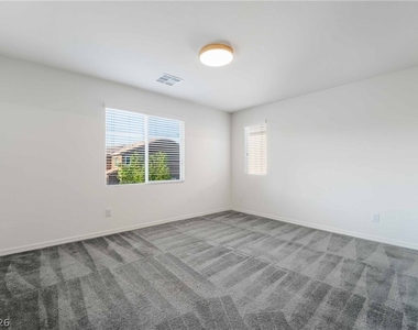 6462 Estrella Hills Avenue - Photo Thumbnail 13
