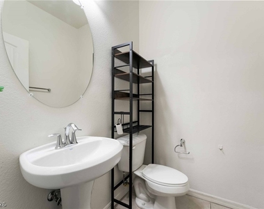 6462 Estrella Hills Avenue - Photo Thumbnail 12
