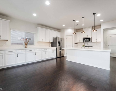 6462 Estrella Hills Avenue - Photo Thumbnail 6