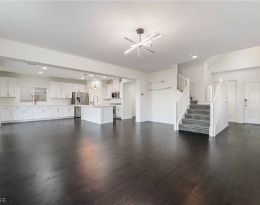 6462 Estrella Hills Avenue - Photo Thumbnail 3