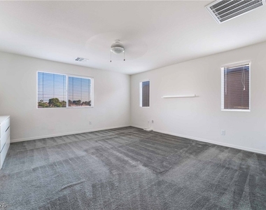 6462 Estrella Hills Avenue - Photo Thumbnail 15