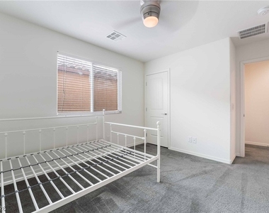 6462 Estrella Hills Avenue - Photo Thumbnail 27