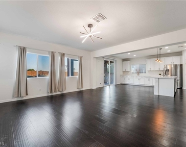 6462 Estrella Hills Avenue - Photo Thumbnail 2