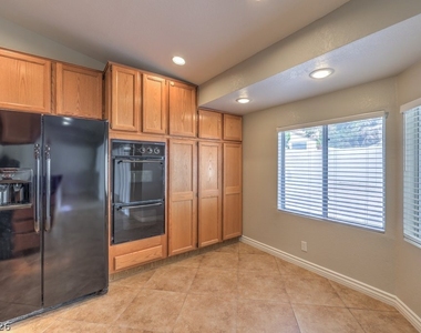 10024 Sail Landing Court - Photo Thumbnail 13