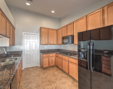 10024 Sail Landing Court - Photo Thumbnail 15
