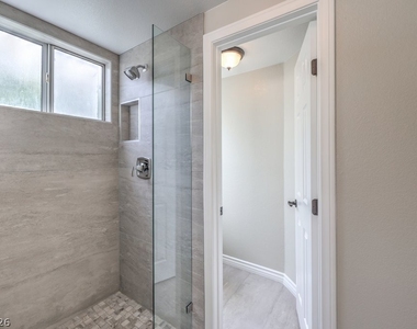 10024 Sail Landing Court - Photo Thumbnail 26