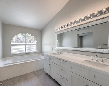 10024 Sail Landing Court - Photo Thumbnail 24