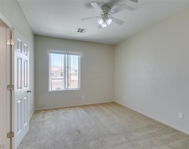 2925 Dowitcher Avenue - Photo Thumbnail 33