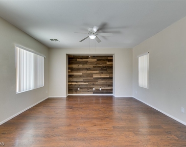 2925 Dowitcher Avenue - Photo Thumbnail 20