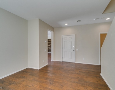 2925 Dowitcher Avenue - Photo Thumbnail 16