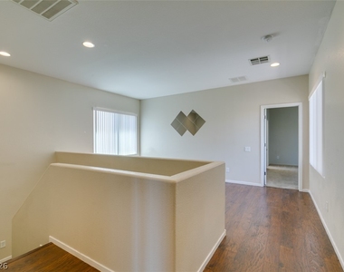 2925 Dowitcher Avenue - Photo Thumbnail 29