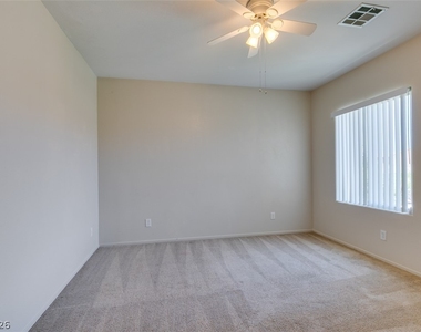 2925 Dowitcher Avenue - Photo Thumbnail 32