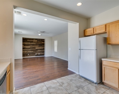 2925 Dowitcher Avenue - Photo Thumbnail 6