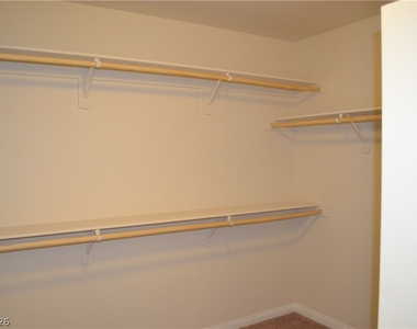 254 Botanic Gardens Drive - Photo Thumbnail 13