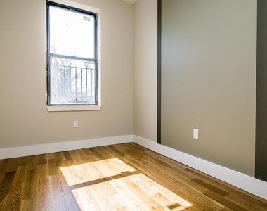 250 Melrose Street - Photo Thumbnail 4