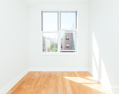 250 Melrose Street - Photo Thumbnail 14