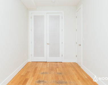 250 Melrose Street - Photo Thumbnail 9
