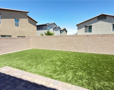 1180 Pitaya Court - Photo Thumbnail 14