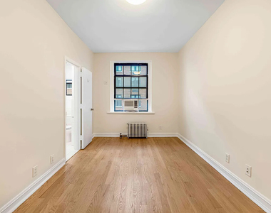 107 East 63rd Street - Photo Thumbnail 4